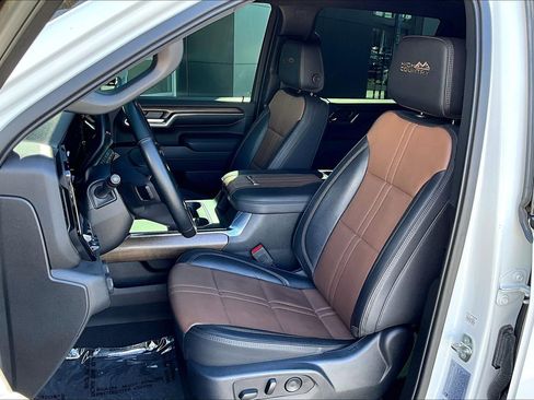 Used 2024 Chevrolet Silverado 2500 High Country w/ Technology Package image 25