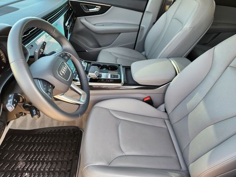 Used 2024 Audi Q7 Premium Plus image 13