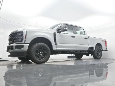 New 2026 Ford F250 XL w/ STX Appearance Package AWD/4WD image 32