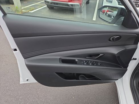 New 2026 Hyundai Elantra SEL Sport FWD image 5