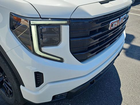 Used 2024 GMC Sierra 1500 Elevation AWD/4WD image 30