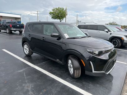 Used 2025 Kia Soul LX w/ LX Technology Package
