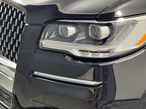 Used 2024 Lincoln Navigator Black Label image 9