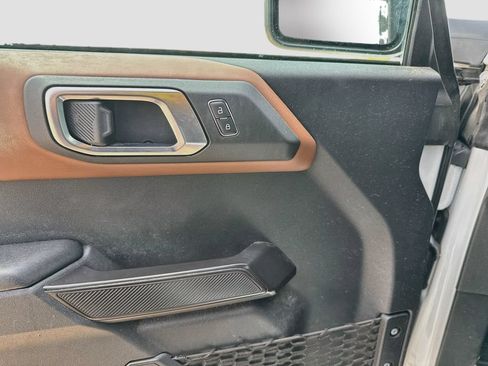 Used 2024 Ford Bronco Outer Banks AWD/4WD image 9