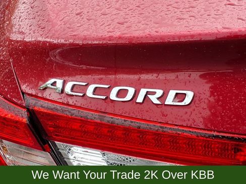 Used 2018 Honda Accord EX image 30