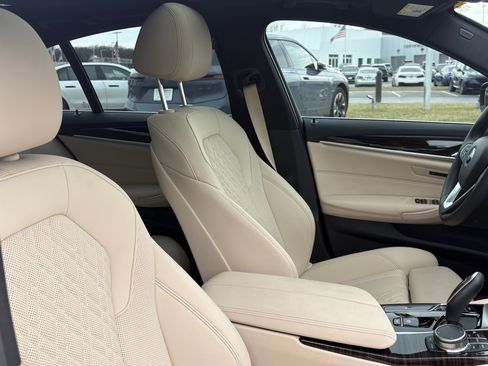Used 2023 BMW 530i w/ Premium Package image 32