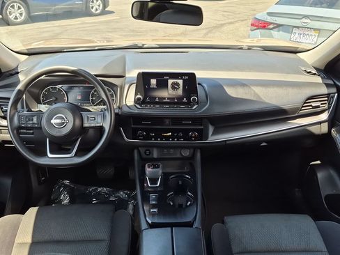 Certified 2024 Nissan Rogue SV FWD image 25