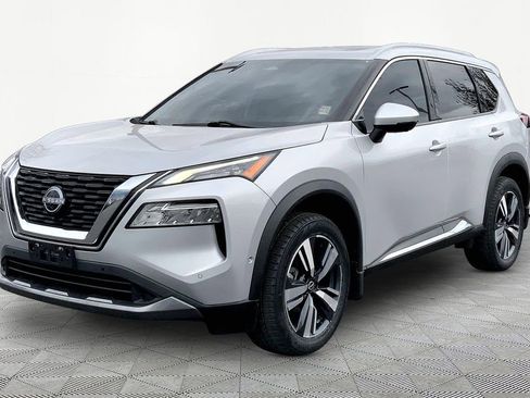 Used 2023 Nissan Rogue SL w/ SL Premium Package image 3