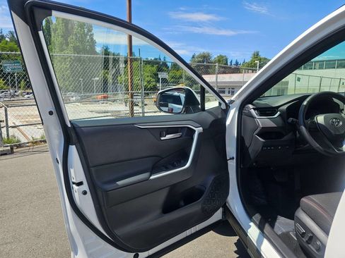 Certified 2025 Toyota RAV4 SE w/ Weather & Moonroof Package AWD/4WD image 18