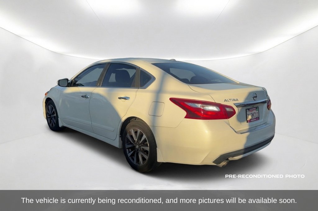 Used 2016 Nissan Altima 2.5 SV w/ Convenience Package FWD image 8