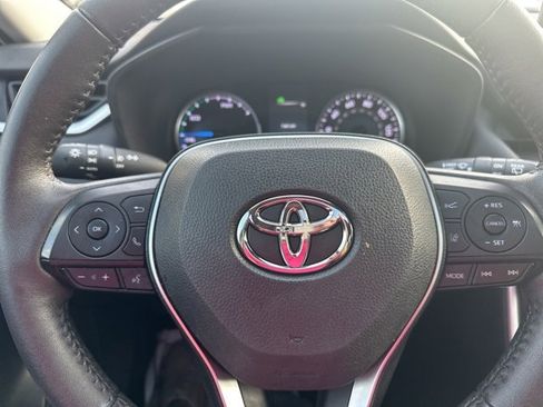 Used 2022 Toyota RAV4 XLE Premium image 37