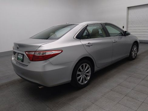 Used 2015 Toyota Camry XLE w/ Moonroof Package image 10