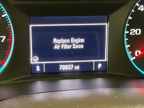 Used 2021 Chevrolet Traverse LS image 8