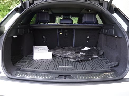 Used 2022 Land Rover Range Rover Velar S AWD/4WD image 28