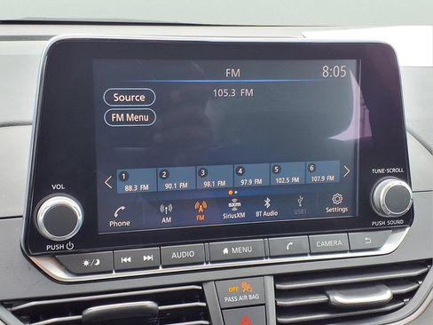 Used 2025 Nissan Altima 2.5 SV FWD image 10