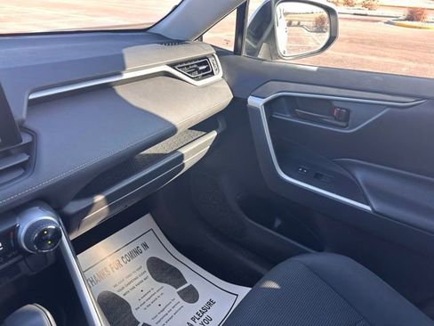Used 2019 Toyota RAV4 LE image 30