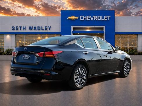 Used 2025 Nissan Altima 2.5 SV AWD/4WD image 7