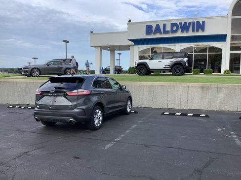 Used 2022 Ford Edge Titanium w/ Equipment Group 301A AWD/4WD image 7
