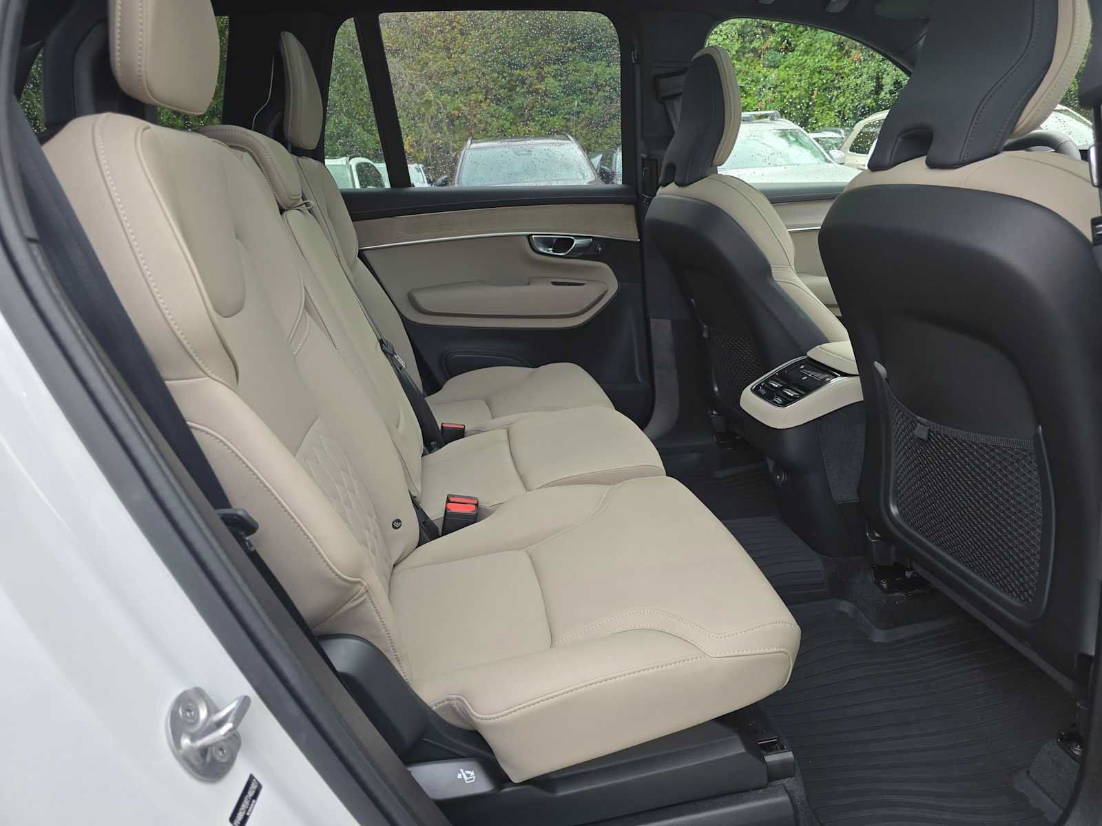 Used 2026 Volvo XC90 B6 Plus w/ Protection Package Premier AWD/4WD image 12