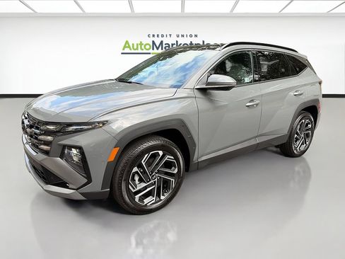 Used 2025 Hyundai Tucson Limited AWD/4WD image 3