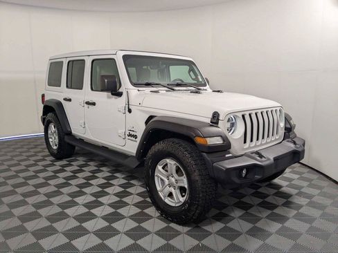 Used 2022 Jeep Wrangler Unlimited Sport w/ Sun And Sound Package AWD/4WD image 3