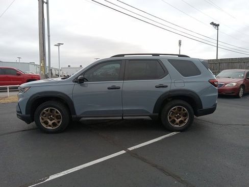 Used 2024 Honda Pilot TrailSport image 4