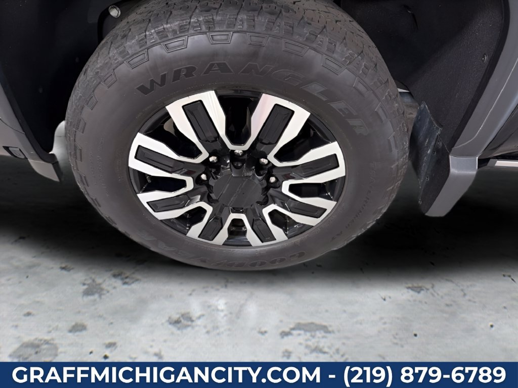 Certified 2025 GMC Sierra 2500 Denali Ultimate w/ LPO, GMC Protection Package AWD/4WD image 33