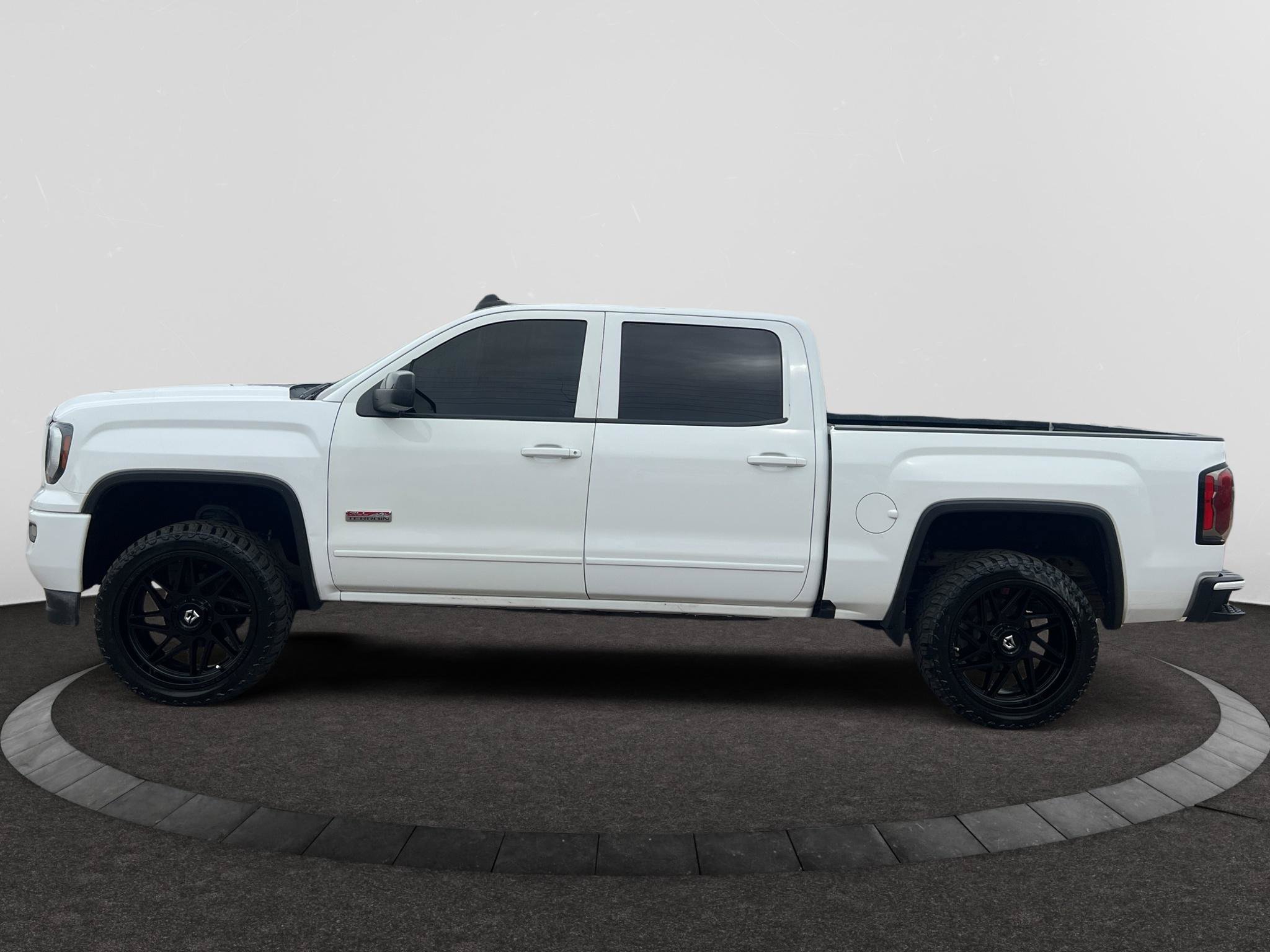 Used 2017 GMC Sierra 1500 SLT AWD/4WD image 1