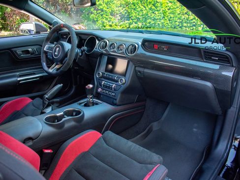 Used 2019 Ford Mustang Shelby GT350R w/ GT350R Equipment Group 920A RWD image 11