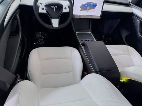 Used 2024 Tesla Model Y Long Range AWD/4WD image 25