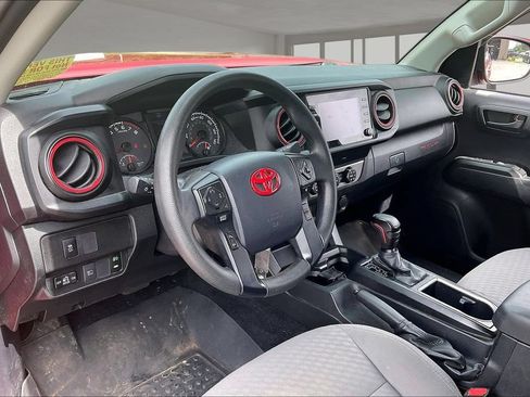 Used 2020 Toyota Tacoma SR AWD/4WD image 17