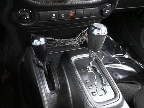 Used 2017 Jeep Wrangler Sport AWD/4WD image 19