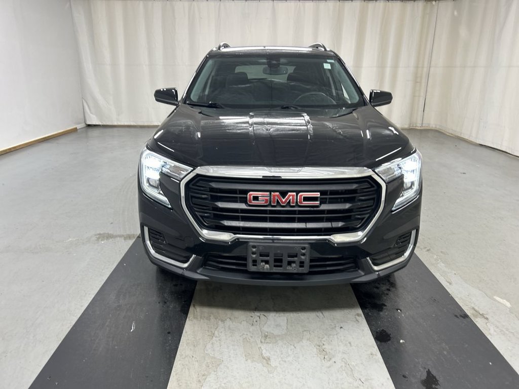 Certified 2023 GMC Terrain SLE w/ Driver Convenience Package AWD/4WD image 3