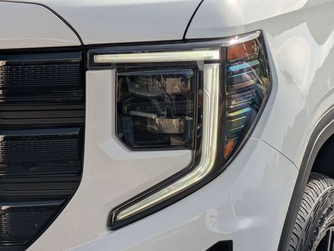 Certified 2022 GMC Sierra 1500 Elevation image 7