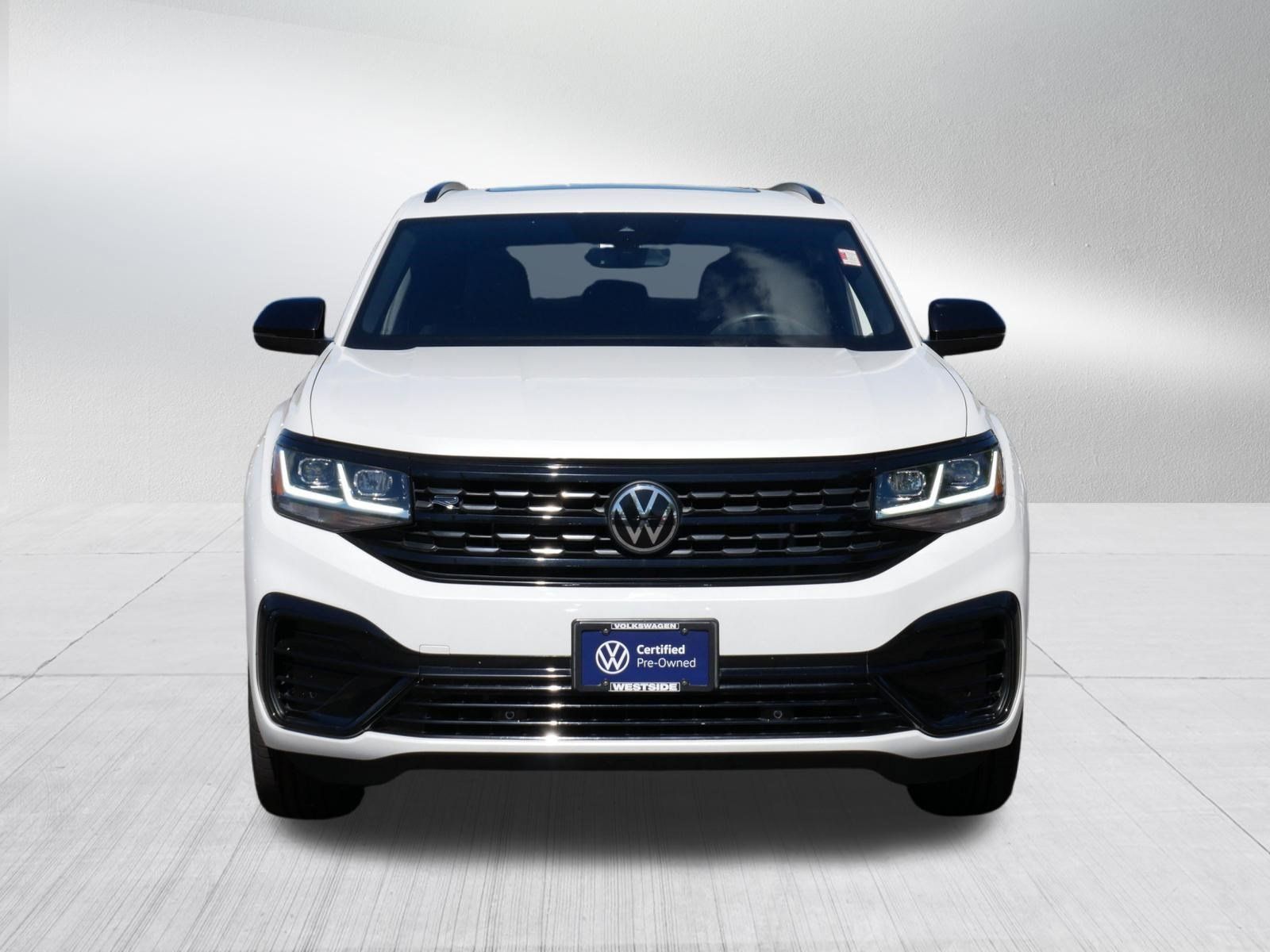 Certified 2023 Volkswagen Atlas Cross Sport SEL R-Line AWD/4WD image 2