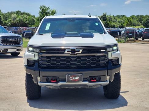 Used 2022 Chevrolet Silverado 1500 ZR2 AWD/4WD image 2
