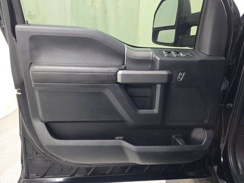 Used 2017 Ford F150 XLT w/ Equipment Group 302A Luxury image 13