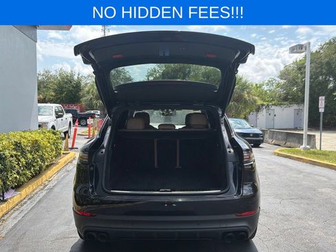 Used 2022 Porsche Cayenne Platinum Edition AWD/4WD image 9