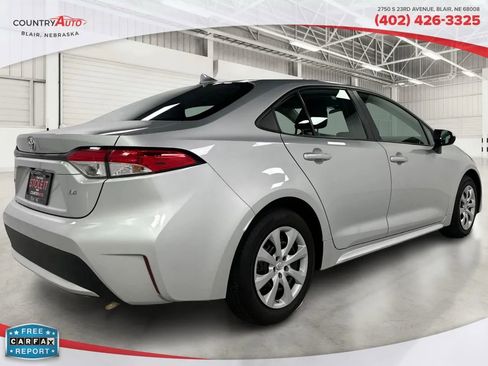Used 2021 Toyota Corolla LE image 5