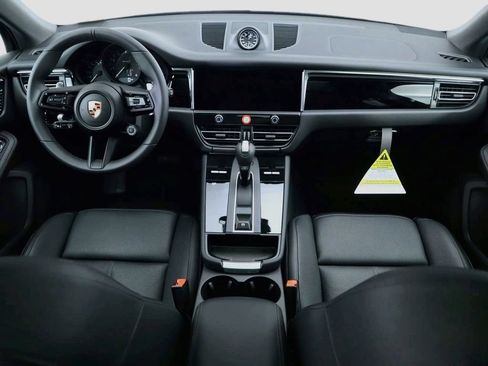 Used 2025 Porsche Macan AWD/4WD image 14