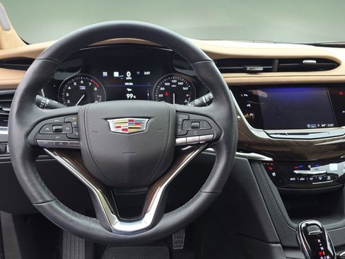 Certified 2024 Cadillac XT6 Premium Luxury w/ Platinum Package image 28