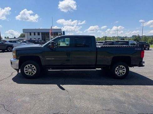 Used 2017 Chevrolet Silverado 2500 LT w/ LT Convenience Package AWD/4WD image 4