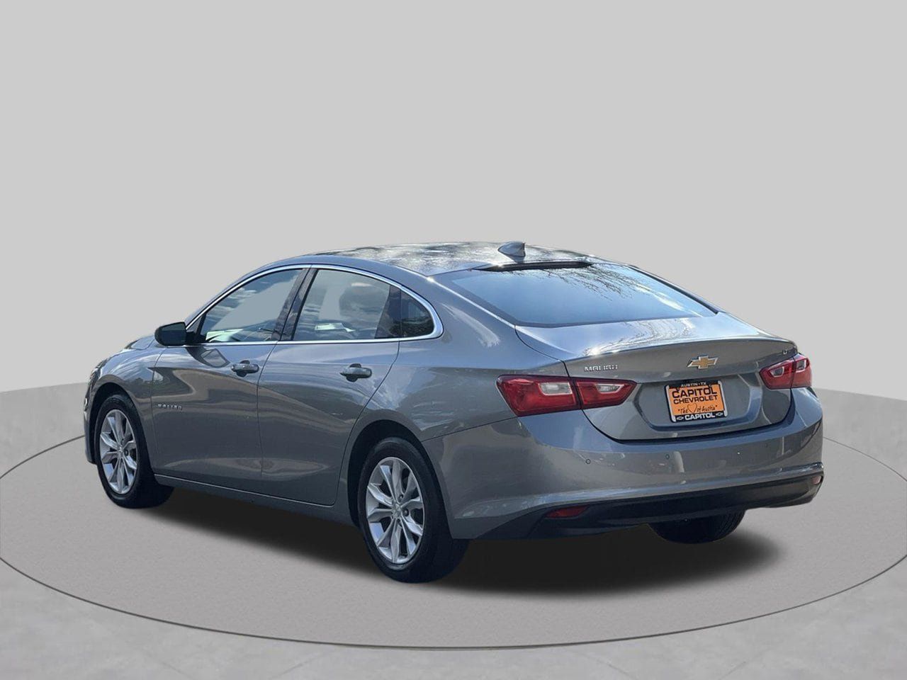 Used 2025 Chevrolet Malibu LT FWD image 3