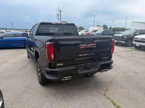 Used 2023 GMC Sierra 1500 AT4 w/ Technology Package AWD/4WD image 4