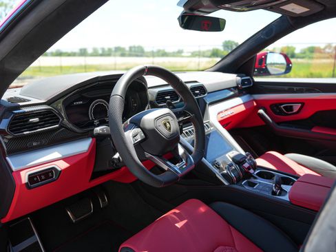 Used 2019 Lamborghini Urus AWD/4WD image 14