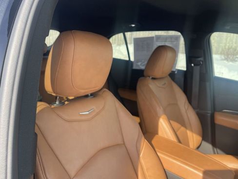 Used 2022 Cadillac XT4 Premium Luxury w/ Enhanced Visibility Package image 41