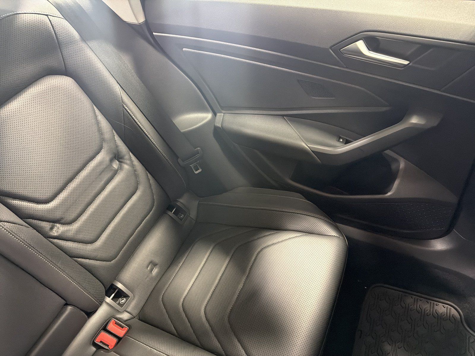Used 2020 Volkswagen Jetta SEL Premium FWD image 14