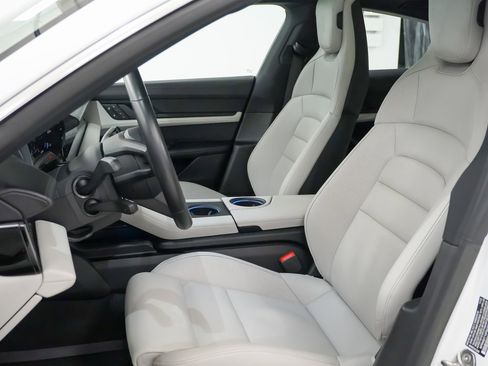 Certified 2023 Porsche Taycan 4S image 5