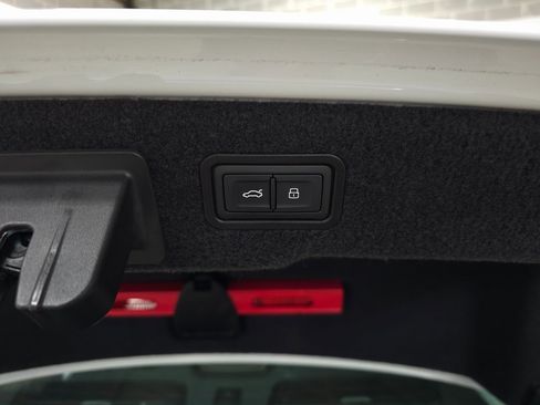 Used 2020 Audi A8 L 4.0T image 9