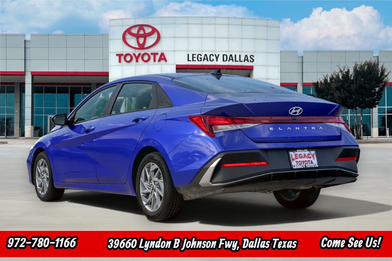Used 2024 Hyundai Elantra SEL FWD image 8
